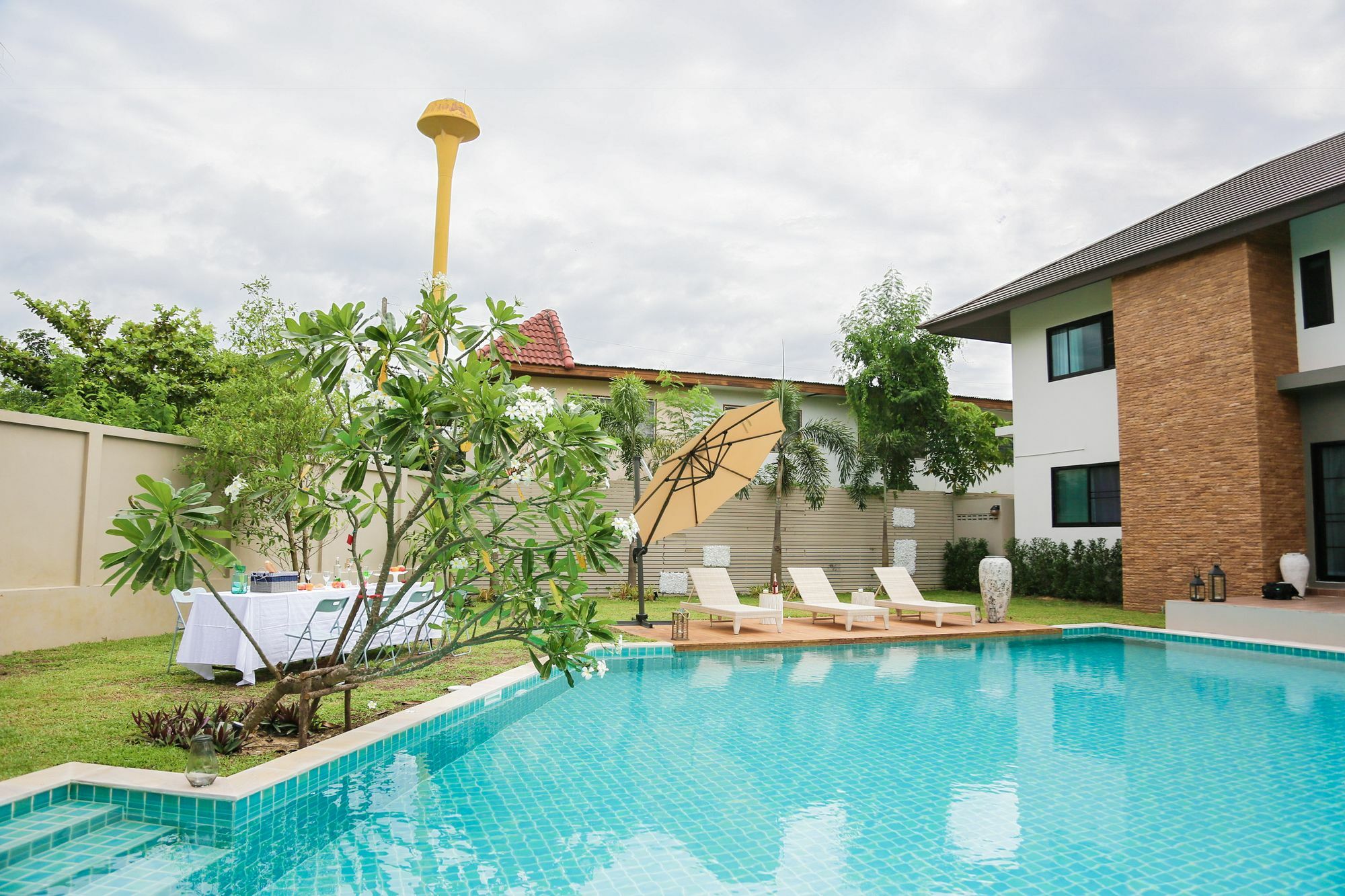 Moin 1617 Luxury Double-Pool Villa Чиангмай Экстерьер фото